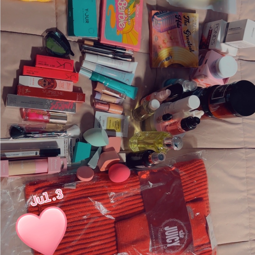 SOLD 💋🔥 MASSIVE MAKEUP BUNDLE SALE 🔥💋